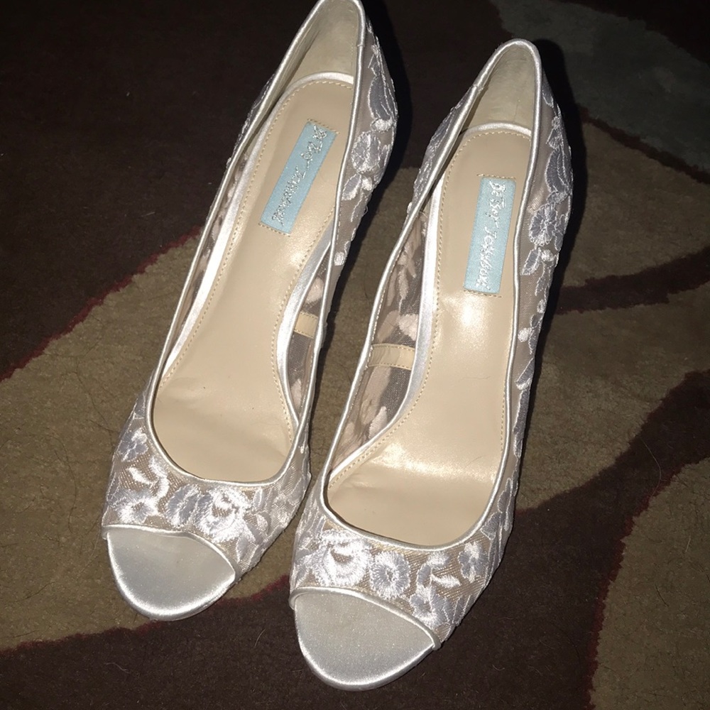 EEEEUC Blue Betsey Johnson wedding heels